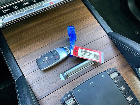 Used 2021 Mercedes-Benz GLS 450 4MATIC image 32