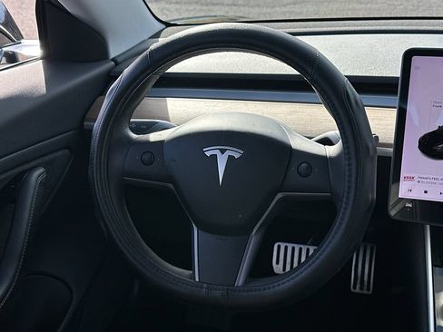 Used 2019 Tesla Model 3 Standard Range RWD image 18