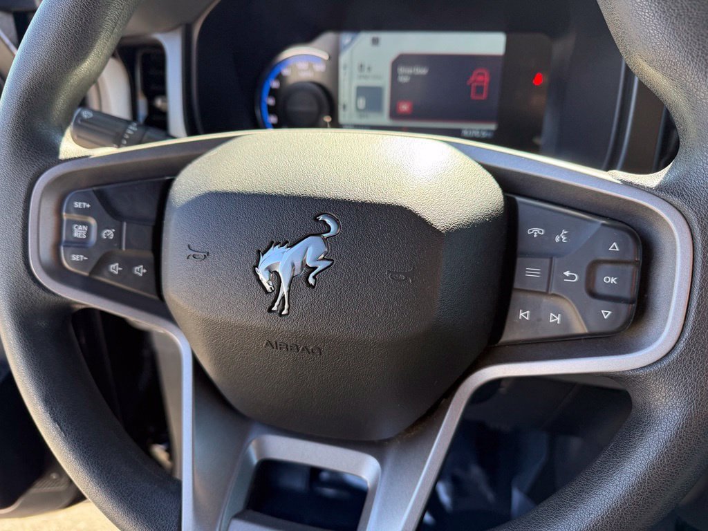 Used 2023 Ford Bronco 2-Door AWD/4WD image 18