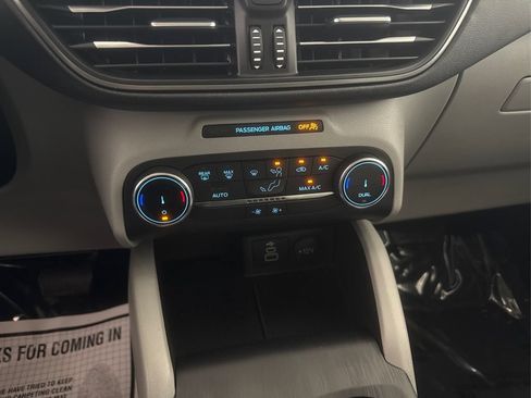 Used 2025 Ford Escape Active AWD/4WD image 39