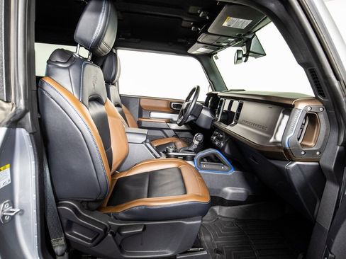 Used 2023 Ford Bronco Outer Banks image 10