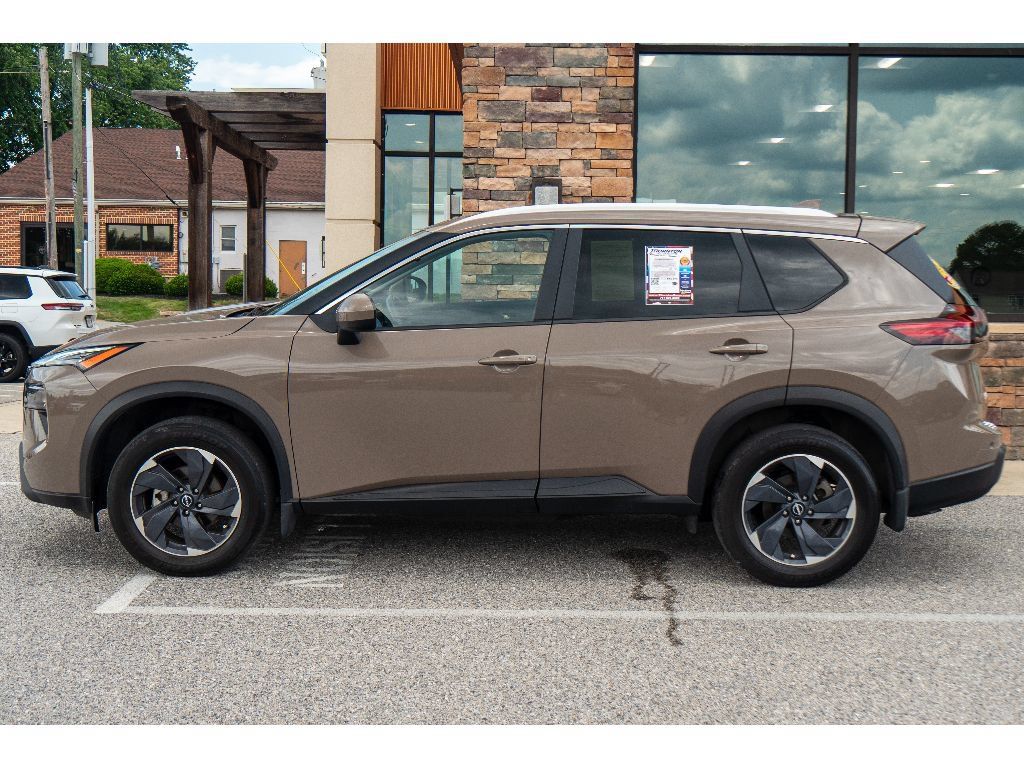 Used 2024 Nissan Rogue SV w/ SV Premium Package AWD/4WD image 5