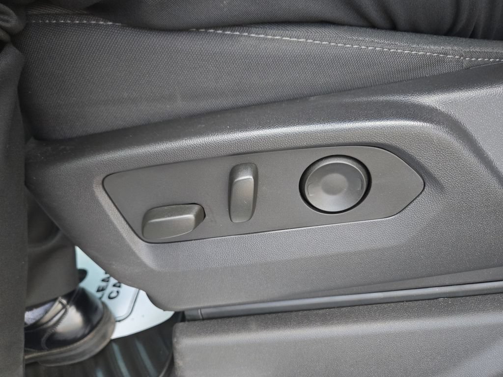 Used 2024 Chevrolet Silverado 1500 LT AWD/4WD image 14