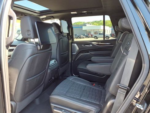 Used 2024 Cadillac Escalade Sport Platinum w/ LPO, ONYX Package AWD/4WD image 12