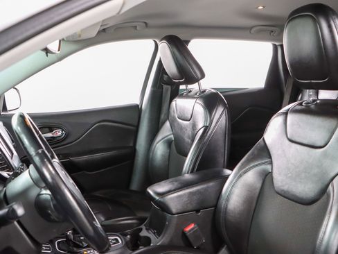 Used 2021 Jeep Cherokee Latitude Plus image 23