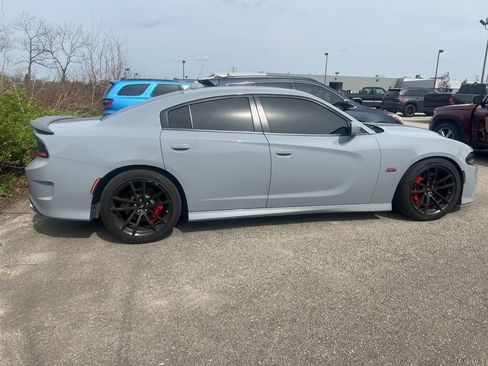 Used 2022 Dodge Charger Scat Pack w/ Dynamics Package image 3