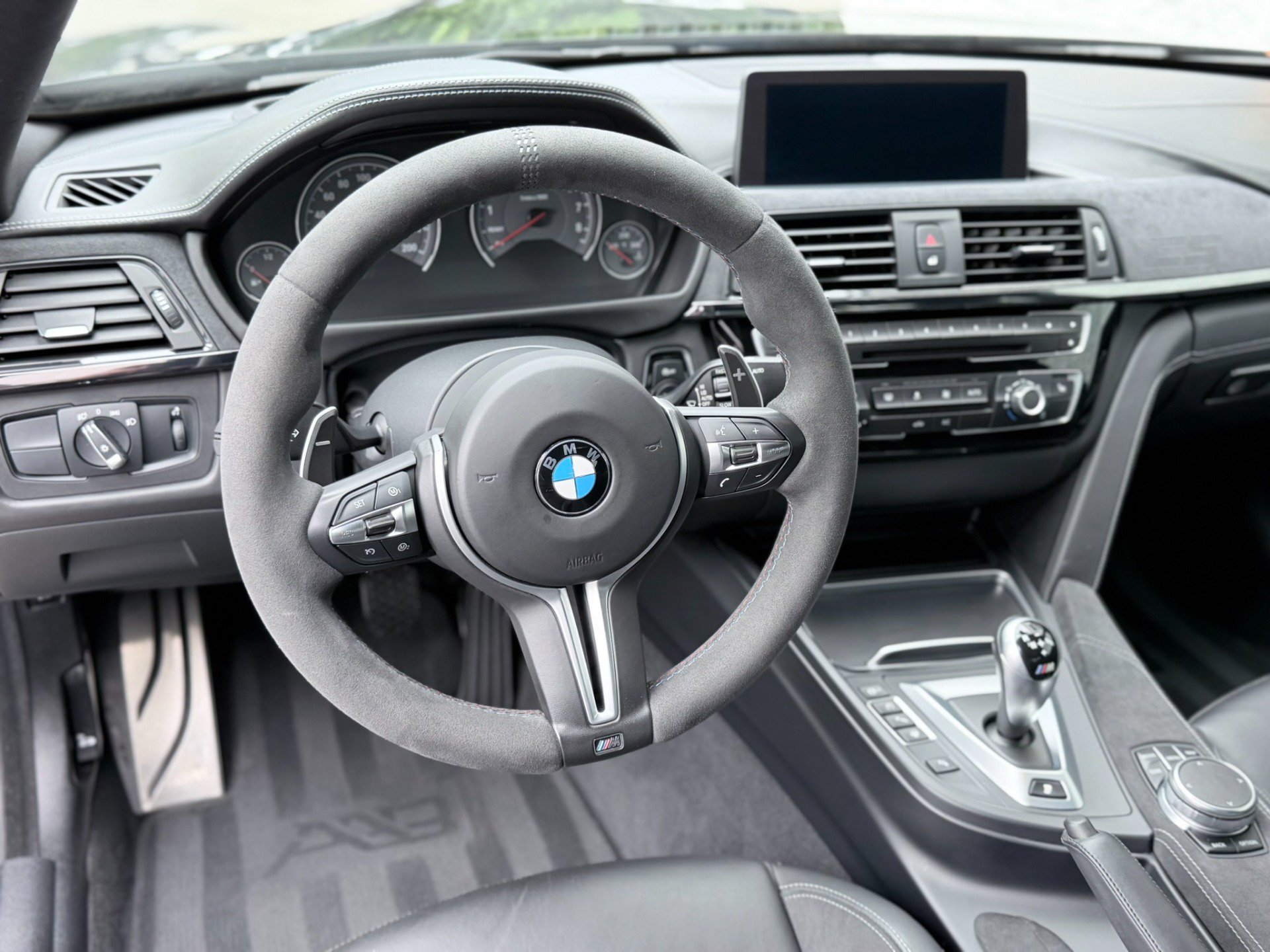 Used 2019 BMW M4 CS w/ Executive Package RWD image 13