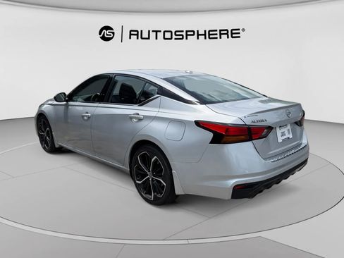 Used 2023 Nissan Altima 2.5 SR FWD image 7
