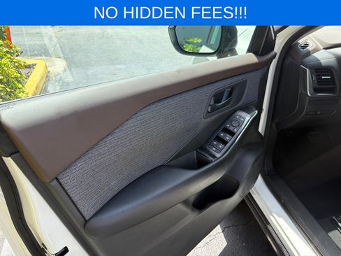 Used 2023 Nissan Rogue S FWD image 12