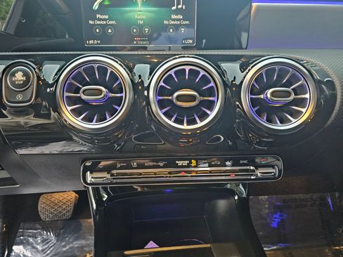 Used 2019 Mercedes-Benz A 220 image 14