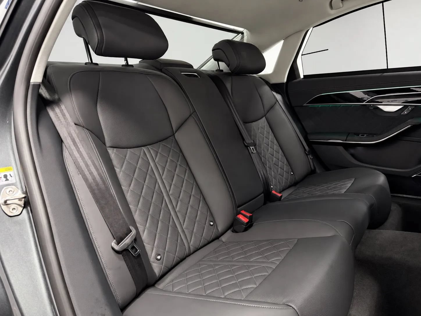 Used 2023 Audi S8 w/ S8 Comfort Plus Package AWD/4WD image 23
