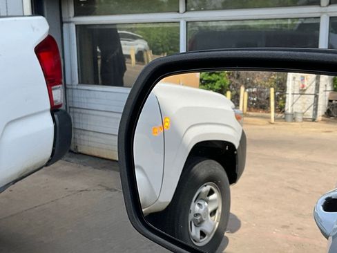 Used 2022 Ford Edge SE w/ Black Appearance Package image 19