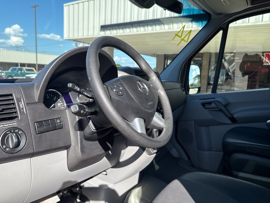 Used 2018 Mercedes-Benz Sprinter 2500 image 9