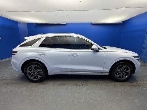 Used 2023 Genesis GV70 2.5T w/ Select Package image 8