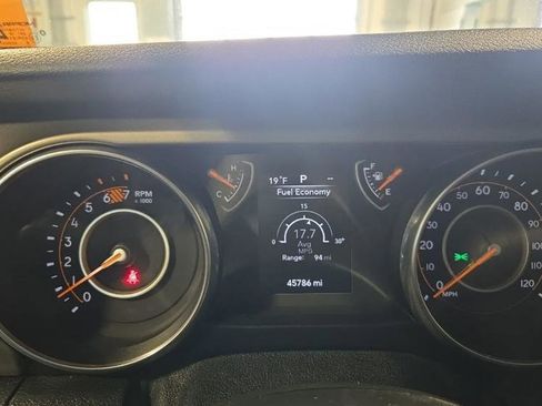 Used 2018 Jeep Wrangler Unlimited Sport S image 2