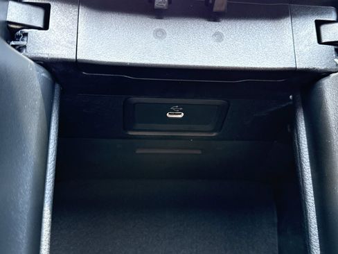 Used 2025 Mercedes-Benz C 300 Sedan image 30