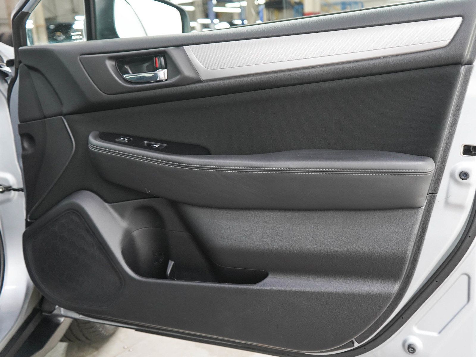 Used 2018 Subaru Outback 2.5i Premium AWD/4WD image 9