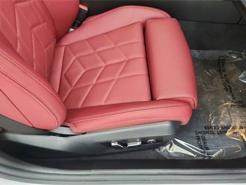 Used 2025 BMW 540i xDrive image 23