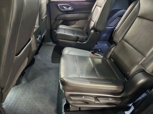 Used 2022 Chevrolet Tahoe High Country w/ Premium Package 2 AWD/4WD image 16