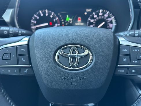 Used 2020 Toyota Highlander Platinum FWD image 24