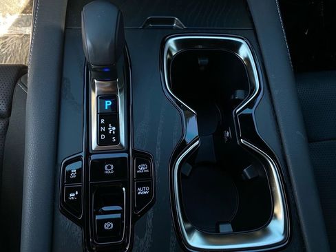 Used 2025 Lexus RX 450h AWD w/ Luxury Package image 10