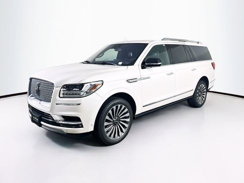 Used 2019 Lincoln Navigator L Reserve image 3