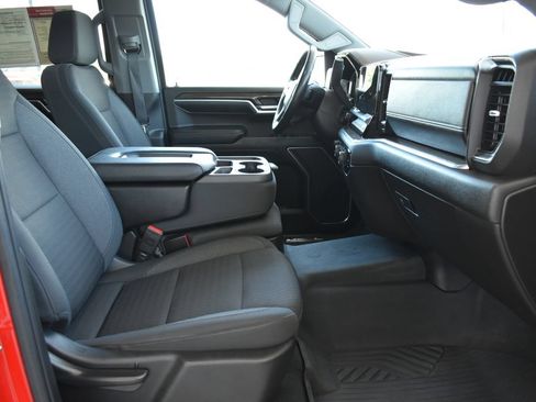 Used 2022 Chevrolet Silverado 1500 LT AWD/4WD image 5