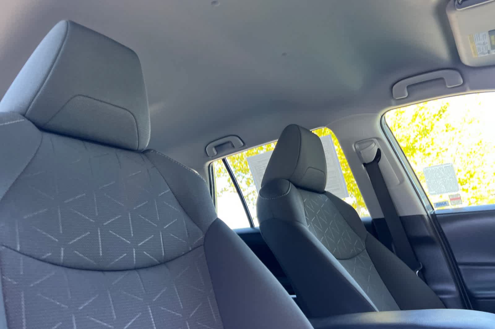 Certified 2022 Toyota RAV4 XLE AWD/4WD image 18
