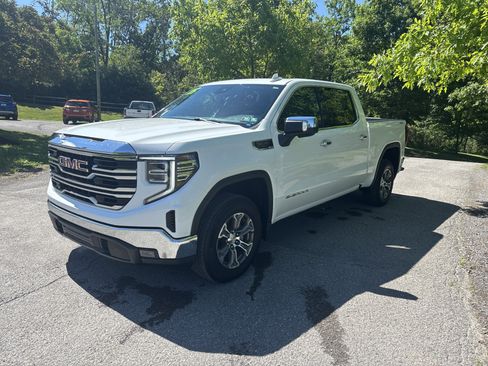 Used 2025 GMC Sierra 1500 SLT AWD/4WD image 8