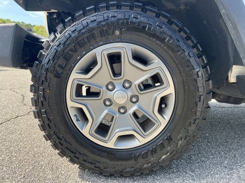 Used 2018 Jeep Wrangler Rubicon w/ Power Convenience Group image 21