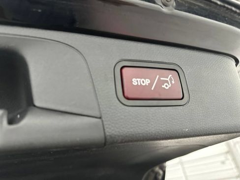 Used 2019 Mercedes-Benz GLC 300 4MATIC image 25