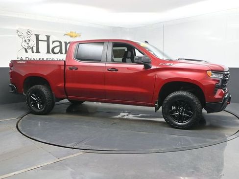 Used 2024 Chevrolet Silverado 1500 LT Trail Boss w/ Convenience Package II AWD/4WD image 1