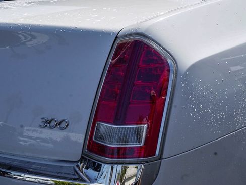 Used 2013 Chrysler 300 AWD w/ Driver Convenience Group image 8
