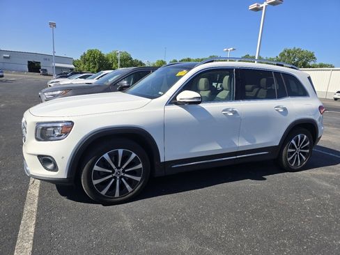 Used 2022 Mercedes-Benz GLB 250 4MATIC image 4