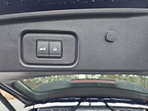 New 2026 Nissan Pathfinder SL image 18