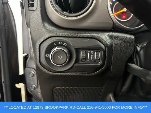 Used 2022 Jeep Wrangler Sport AWD/4WD image 9