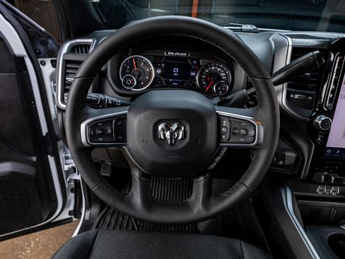 Used 2025 RAM 3500 Big Horn AWD/4WD image 18