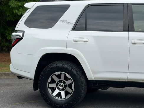 Used 2017 Toyota 4Runner TRD Off-Road Premium AWD/4WD image 5