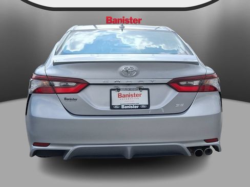 Used 2024 Toyota Camry SE FWD image 5