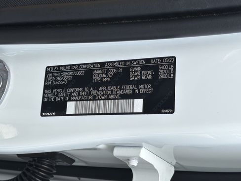 Certified 2024 Volvo XC60 B5 Ultimate w/ Protection Package Premier AWD/4WD image 37