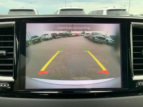 Used 2024 Chrysler Pacifica Touring-L FWD image 29