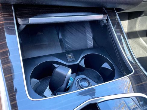 Used 2025 BMW X5 xDrive50e image 27