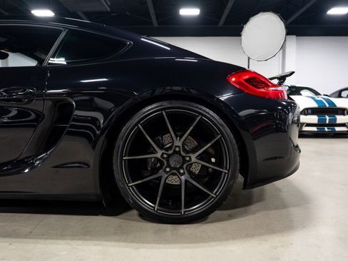 Used 2016 Porsche Cayman image 4