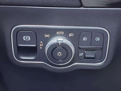 Used 2025 Mercedes-Benz GLA 250 image 17