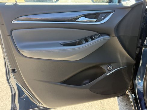 Used 2023 Buick Enclave Essence image 11