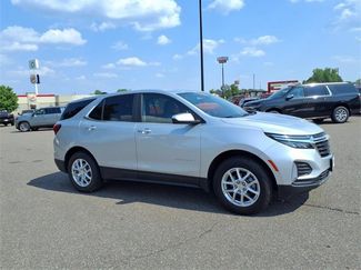 Used 2022 Chevrolet Equinox LT image 1