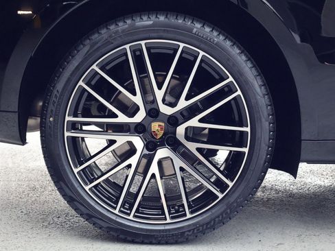 New 2026 Porsche Macan Turbo image 27