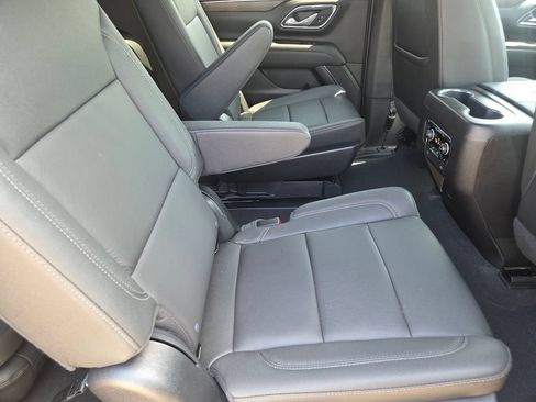 Used 2023 Chevrolet Suburban Z71 w/ Luxury Package AWD/4WD image 5