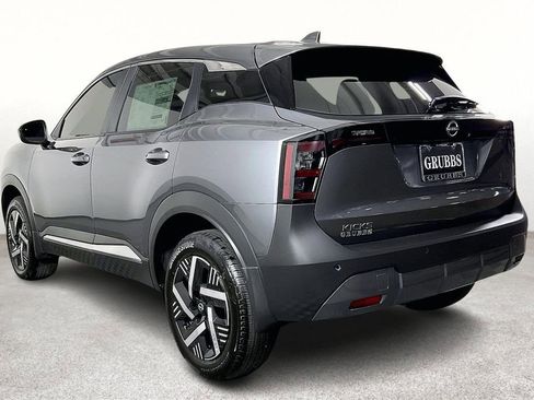 Certified 2025 Nissan Kicks SV image 17