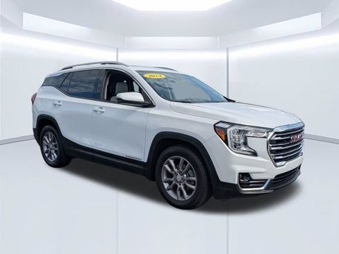 Used 2024 GMC Terrain SLT w/ Infotainment Package II FWD image 2